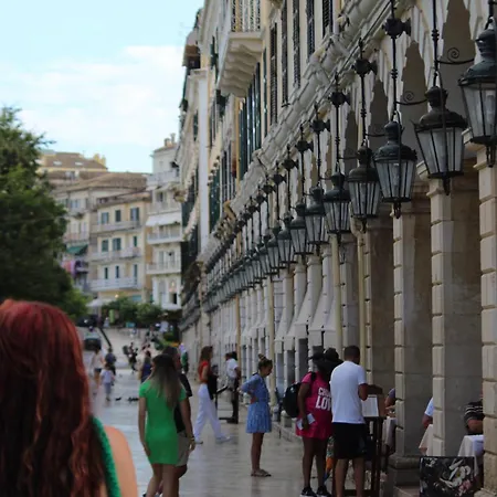 Lisa's Downtown Apartamento Corfu (city)
