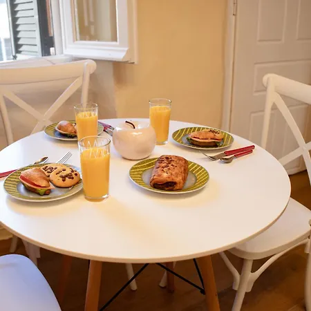 Lisa's Downtown Apartment Corfu (city)